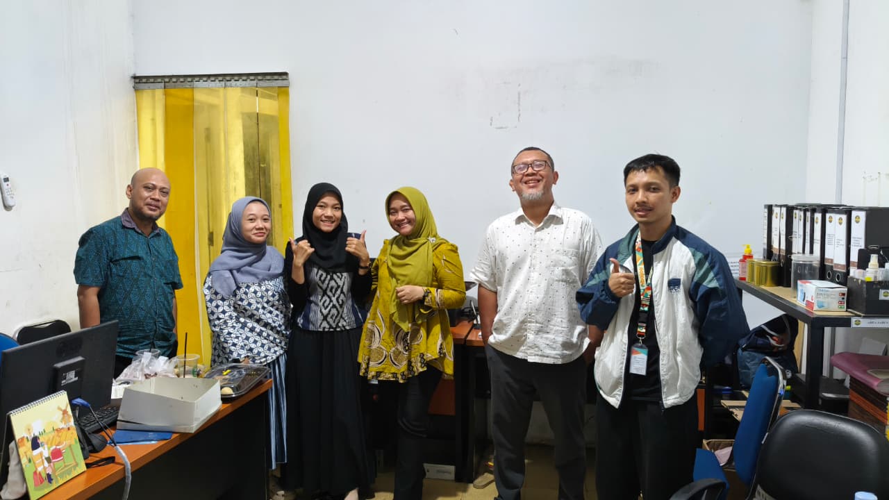 Abajoo meninjau UAT pada Sistem Toko Kue & Roti Yussy Akmal